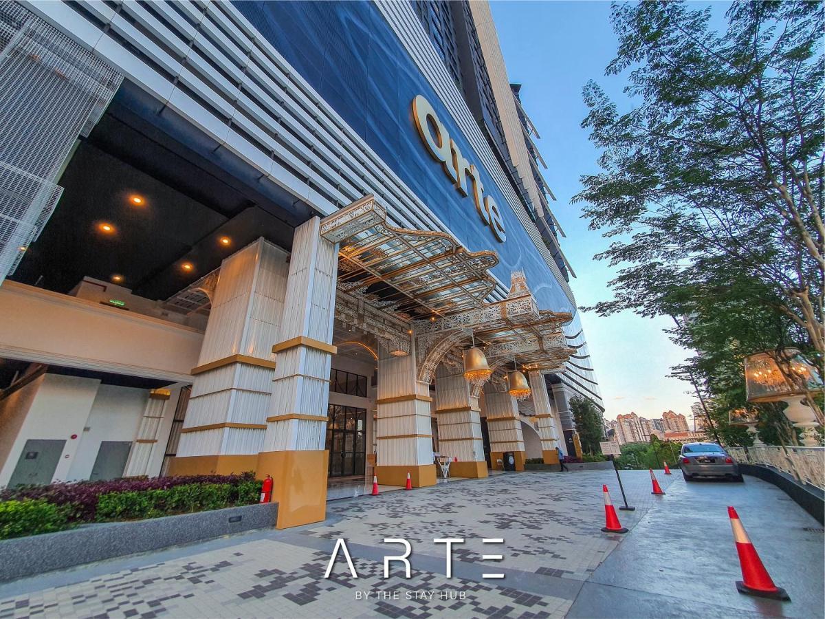 Arte Mont Kiara Luxury With Heated Jacuzzi Pods - Free Parking - Next To Mitec- By The Hub