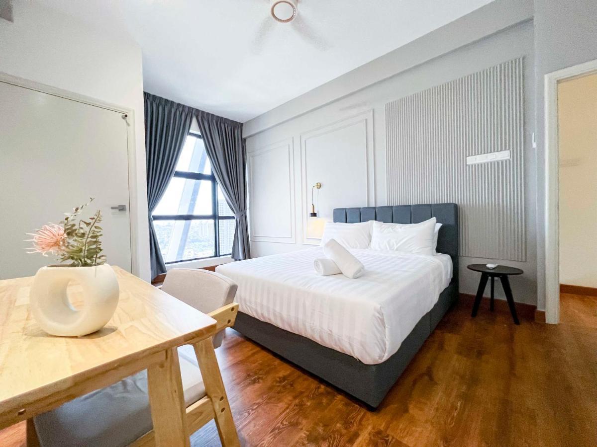 Apartemen Arte Mont Kiara Luxury With Heated Jacuzzi Pods - Free Parking - Next To Mitec- By The Hub